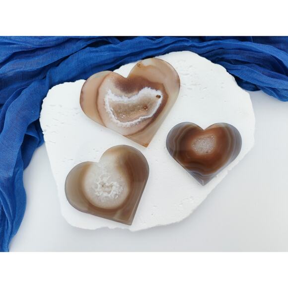 Druzy Agate Flat Heart Crystal Carving - Picture 2 of 11